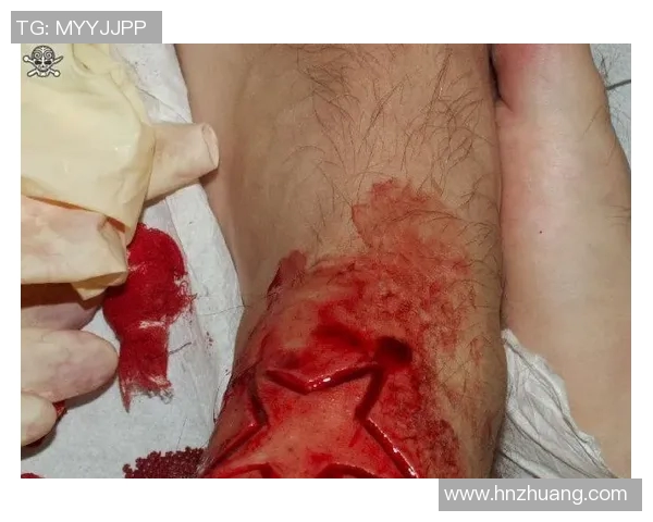 足球明星拉姆齐独特纹身艺术展示与背后故事揭秘 足球明星拉姆齐独特纹身艺术展示与背后故事揭秘